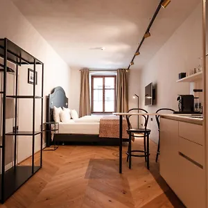 https://h5-grauer-bar-studios-more.innsbruckaustriahotels.com